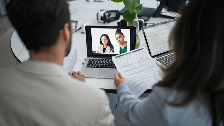How to Stay Engaged During a Virtual Hiring Meeting